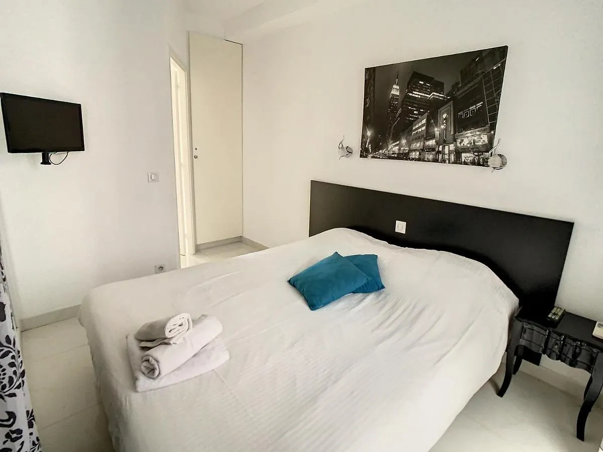 Luxueux Appartements Idealement Situes En Plein Centre Ville De Cannes 0*,