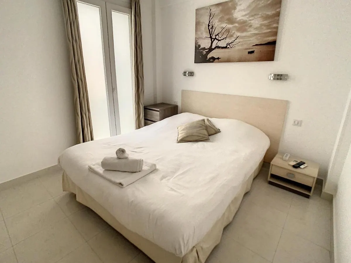 Apartment Luxueux Appartements Idealement Situes En Plein Centre Ville De Cannes